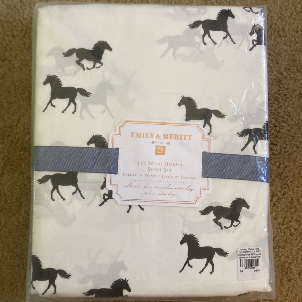 Pottery Barn Teen Emily & Merritt Wild Horses Equestrian Sheet Set Twin XL